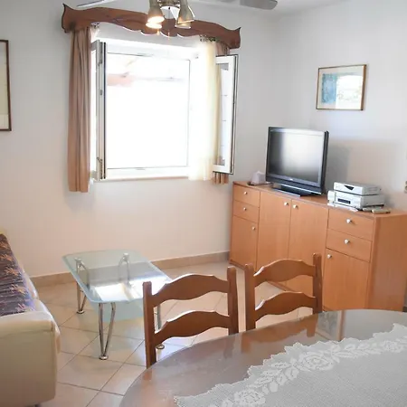 Martinic Apartment Pucisca